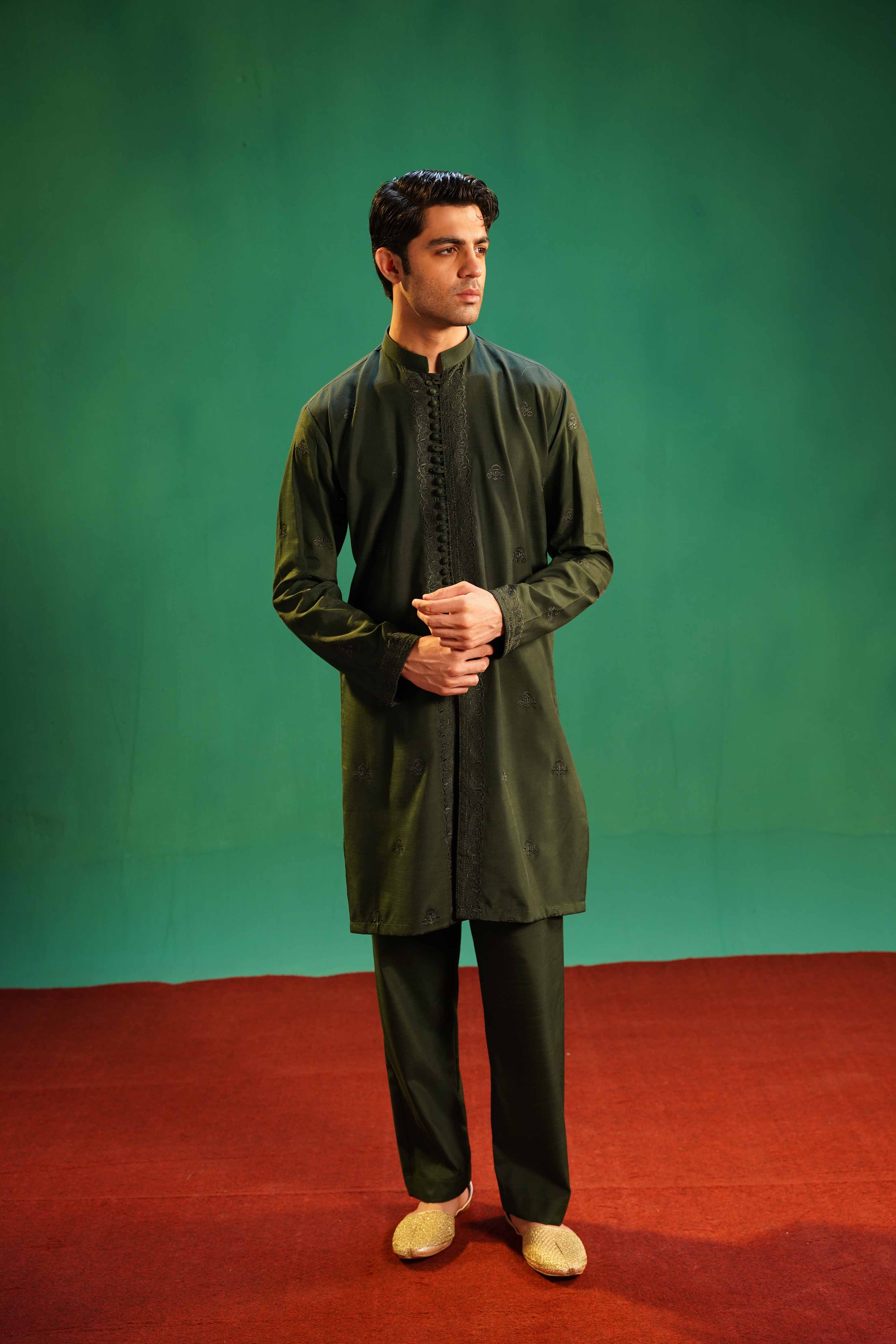 AR9044 - Ahmad Raza