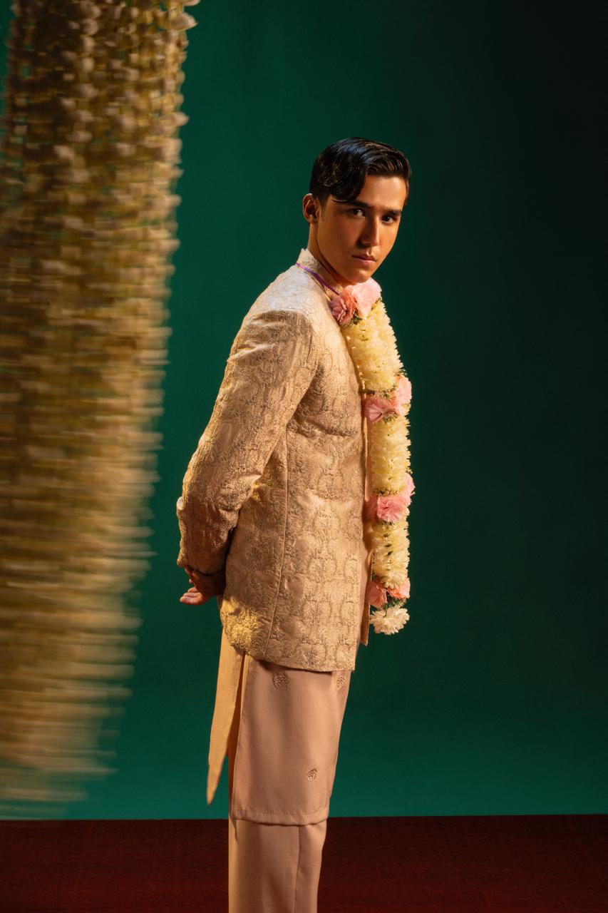 AR9040 - Ahmad Raza